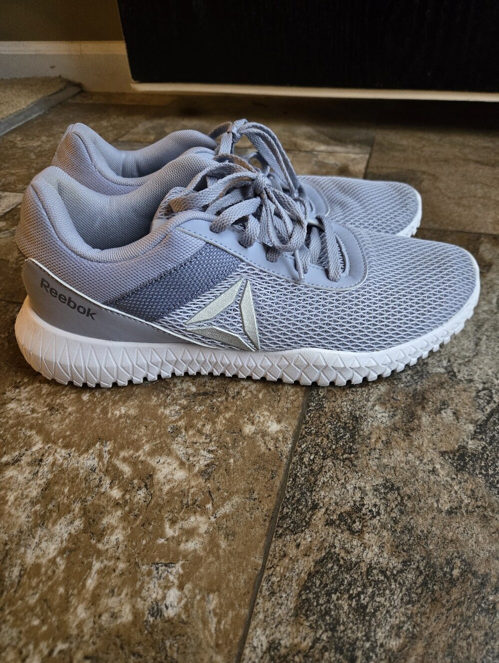 Reebok Flexagon Gray Women's 8.5 Athletic Shoe